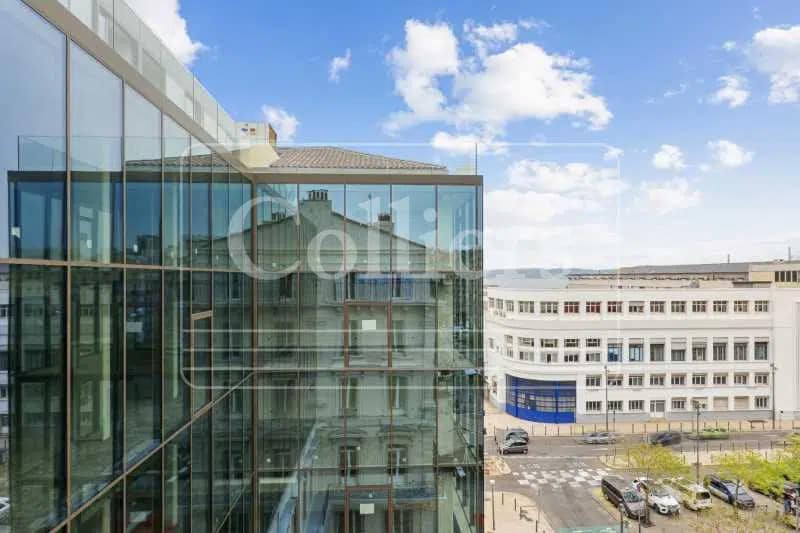 Bureau dans Marseille à vendre - Photo de l’immeuble – Image 2 sur 9