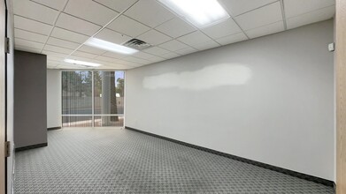 3585 E Flamingo Rd, Las Vegas, NV à louer Photo intérieure– Image 2 sur 8