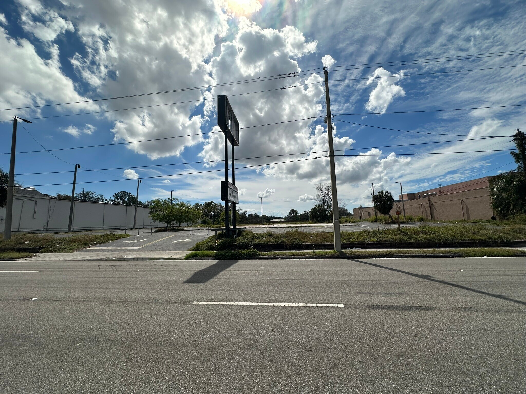 2401 E Busch Blvd, Tampa, FL à vendre Autre– Image 1 sur 7