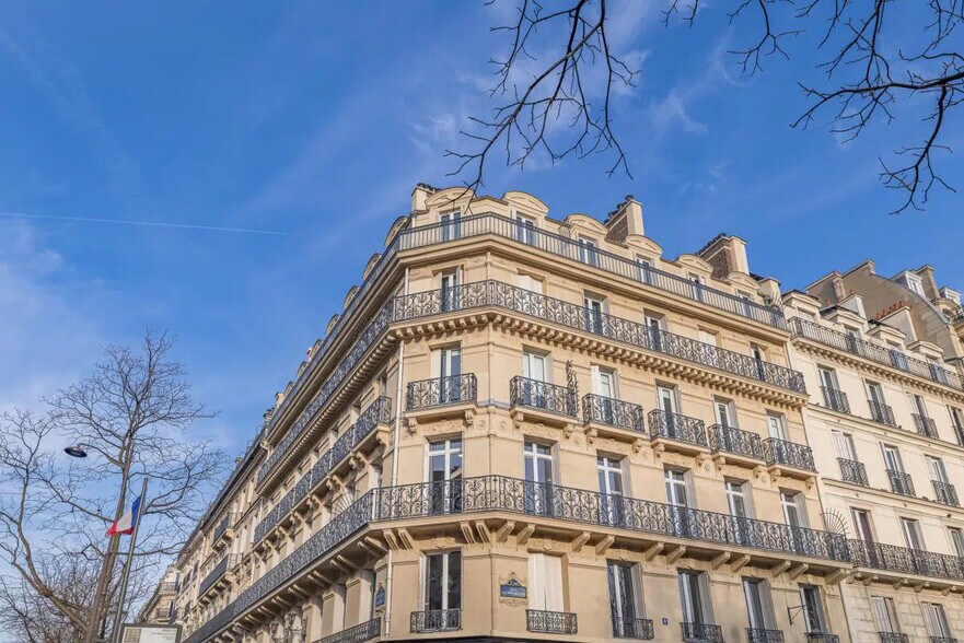 Bureau dans Paris à louer - Photo de l’immeuble – Image 2 sur 9