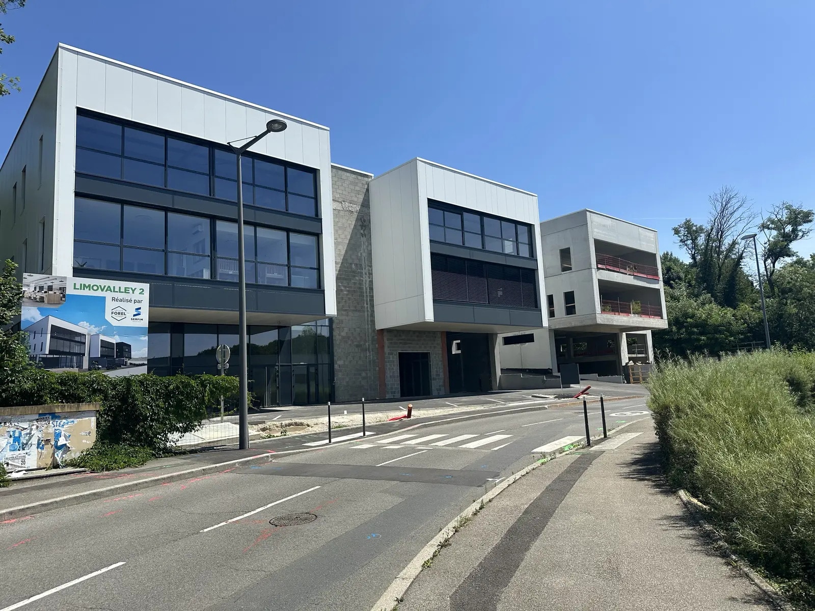 Bureau dans Limonest à louer Photo de l’immeuble– Image 1 sur 7