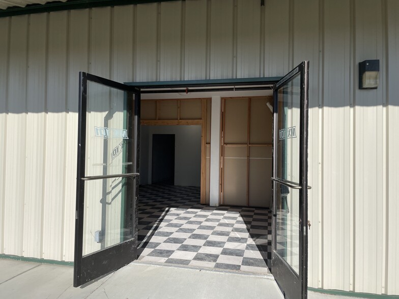 1401 Evergreen Rd, Redway, CA à vendre - Photo de l’immeuble – Image 2 sur 20