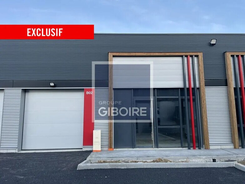 Industriel/Logistique dans Mordelles à vendre - Photo de l’immeuble – Image 2 sur 7
