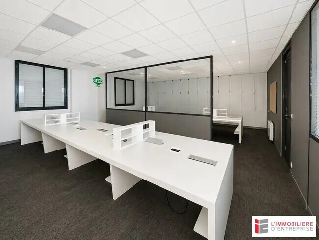 Plus de détails pour Bureau à vendre