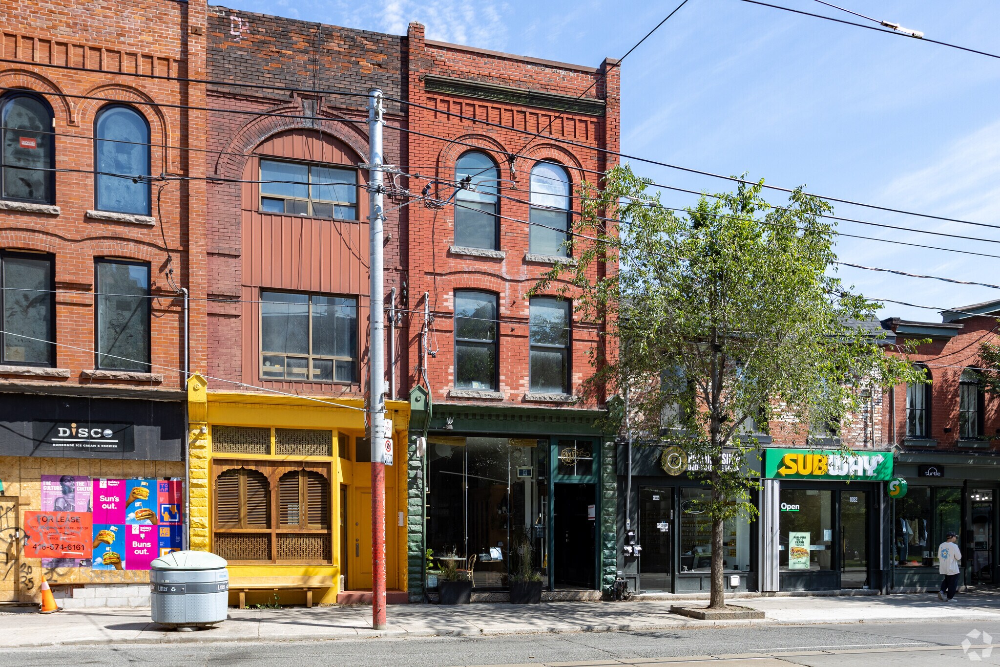 1084 Queen St W, Toronto, ON à vendre Photo de l’immeuble– Image 1 sur 1