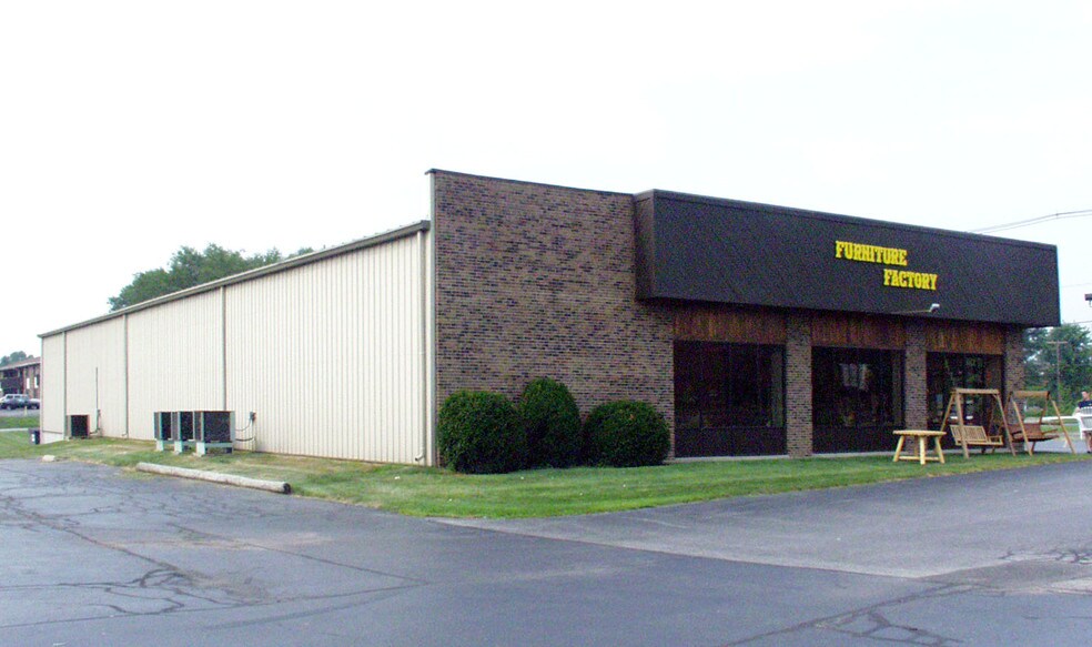 1000 Carlyle Ave, Belleville, IL à louer - Photo principale – Image 1 sur 1