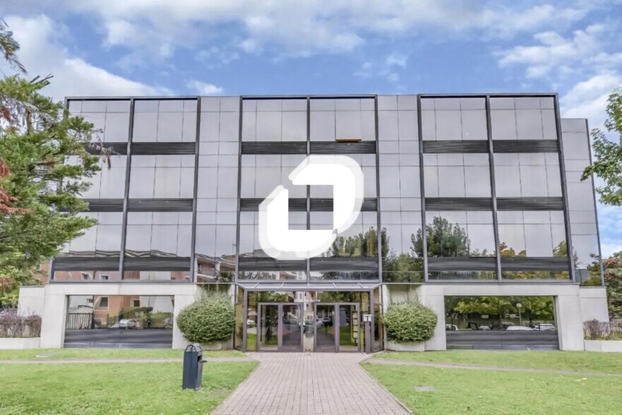 Bureau dans Rosny-sous-Bois à louer - Photo de l’immeuble – Image 1 sur 18