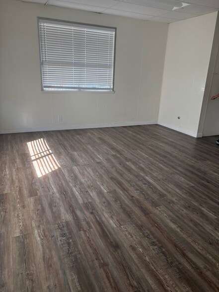 6425 Tyrone Ave, Van Nuys, CA à louer - Photo intérieure – Image 2 sur 4