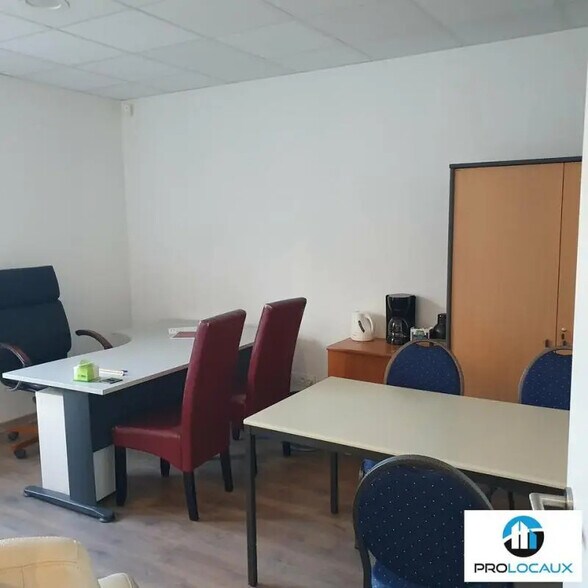 Local d’activités dans Voiron à louer - Photo intérieure – Image 1 sur 13