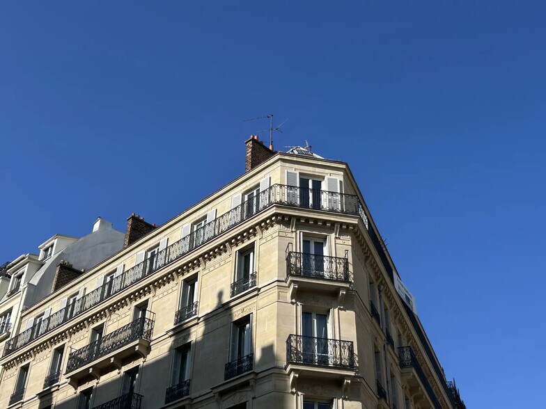 Bureau dans Paris à louer - Photo de l’immeuble – Image 2 sur 16