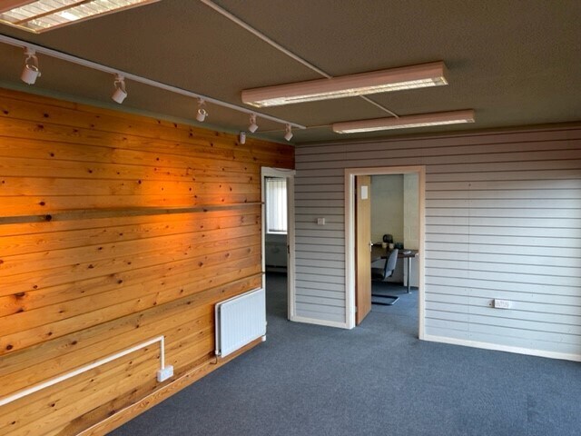 8 Ariane, Lichfield Road Industrial Estate, Tamworth, STS B79 7XF - Lot 8 - - Photo intérieure - Image 2 of 8