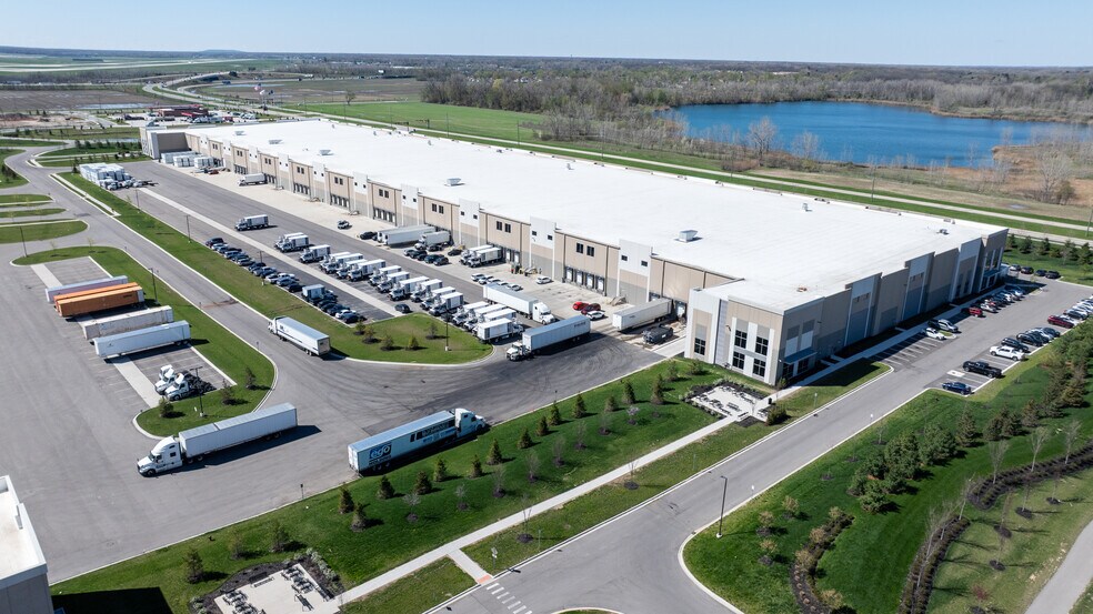 1 Vining Rd, Romulus, MI à louer - Aérien – Image 3 sur 8