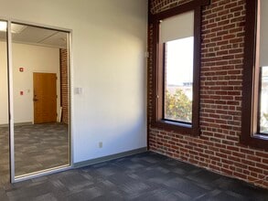 140-160 Franklin St, Oakland, CA à louer Photo intérieure– Image 1 sur 6