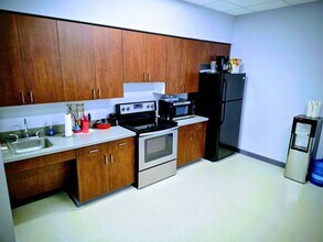 8895 Cowl Spur Ct, Panorama Village, TX à louer Photo intérieure– Image 2 sur 2