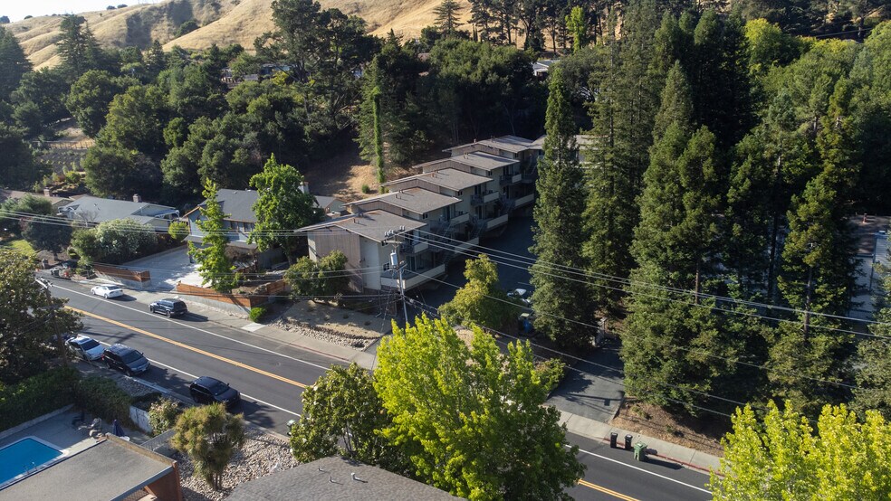 327 Rheem Blvd, Moraga, CA à vendre - Photo de l’immeuble – Image 2 sur 50