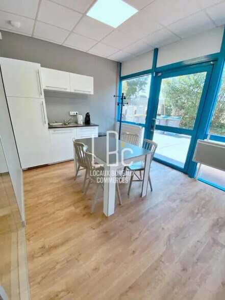 Bureau dans La Chapelle-sur-Erdre à vendre - Photo de l’immeuble – Image 3 sur 7