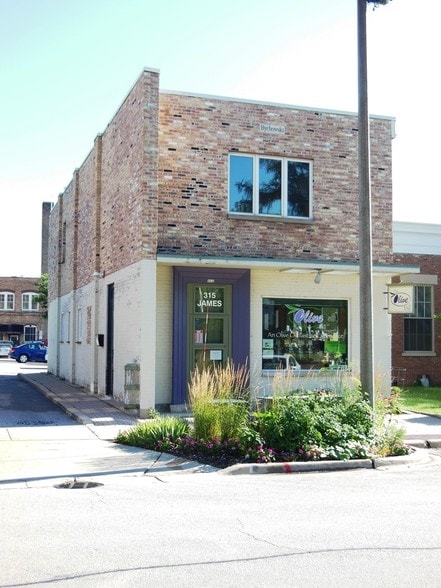315 James St, Geneva, IL à louer - Photo principale – Image 1 sur 2
