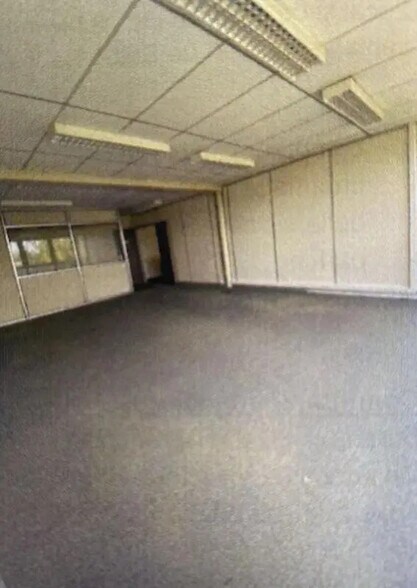 Bureau dans Sotteville-lès-Rouen à louer - Photo de l’immeuble – Image 2 sur 3