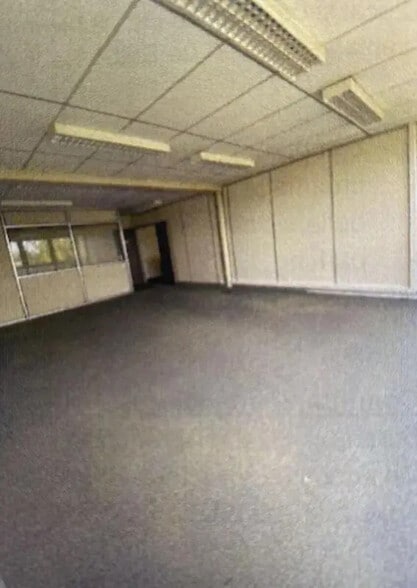 Bureau dans Sotteville-lès-Rouen à louer - Photo intérieure – Image 2 sur 3