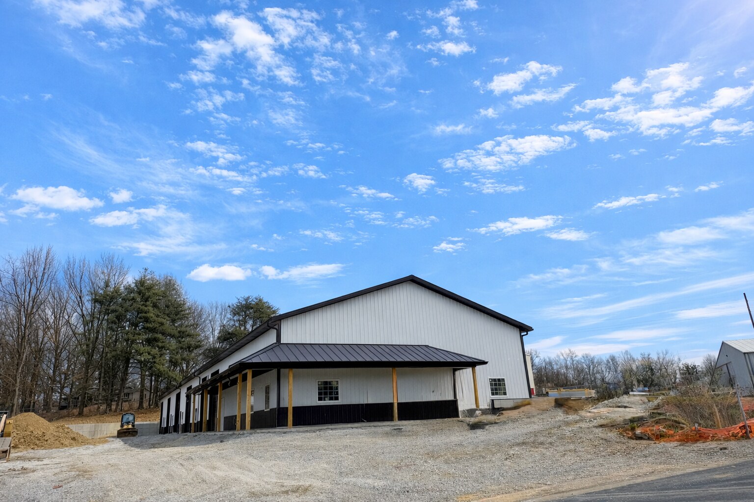 7390 Peachwood Dr, Newburgh, IN à louer Photo de l’immeuble– Image 1 sur 2