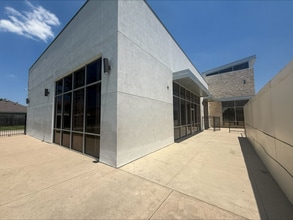 11501 N Sam Houston Pky E, Humble, TX à louer Photo intérieure– Image 1 sur 12