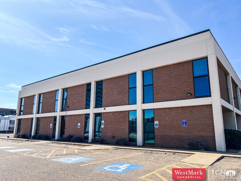 1611 10th St, Lubbock, TX à louer - Photo de l’immeuble – Image 1 sur 9