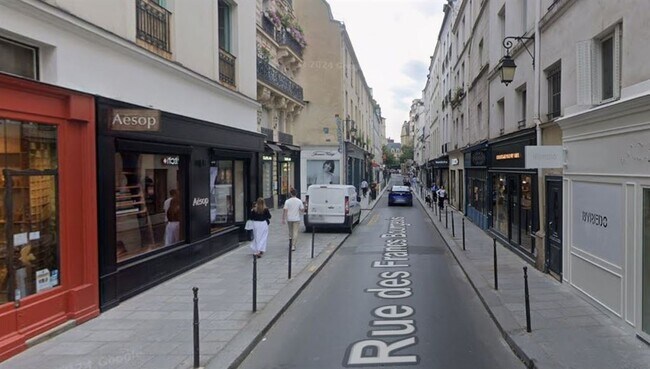 Plus de détails pour Local commercial à louer