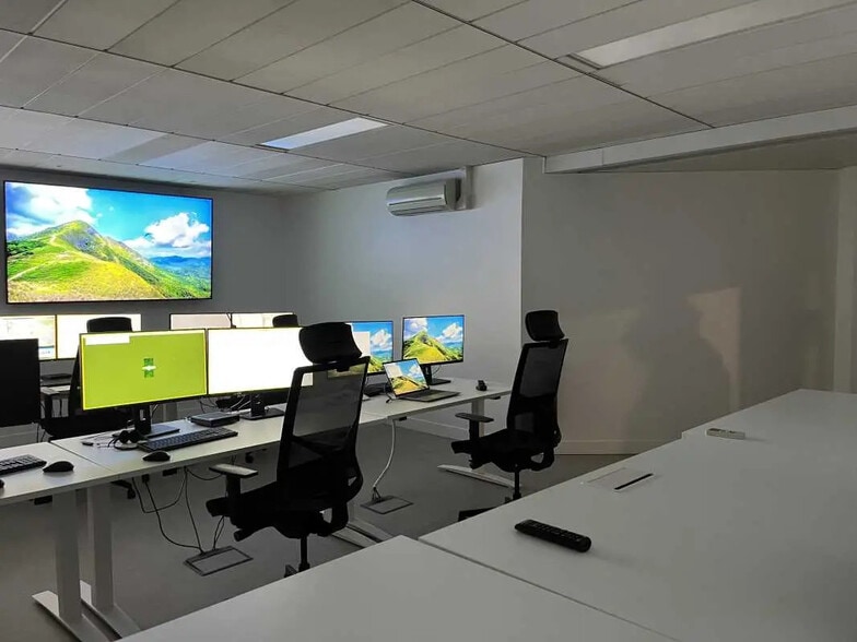 Bureau dans MEUDON-LA-FORÊT à vendre - Photo de l’immeuble – Image 3 sur 14