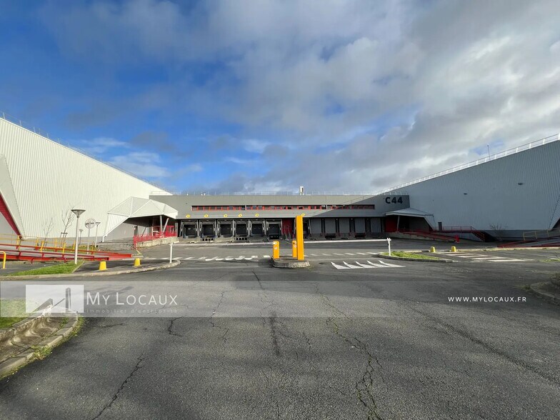 Industriel/Logistique dans Gennevilliers à louer - Photo de l’immeuble – Image 2 sur 9