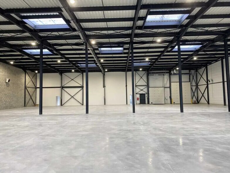 Bureau dans Colombier-Saugnieu à louer - Photo intérieure – Image 2 sur 13