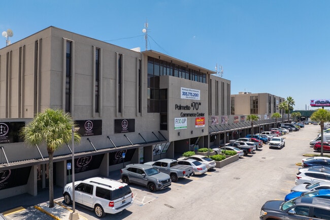 Plus de détails pour 7506-7560 NW 70th St, Miami, FL - Différents types d’espaces à louer
