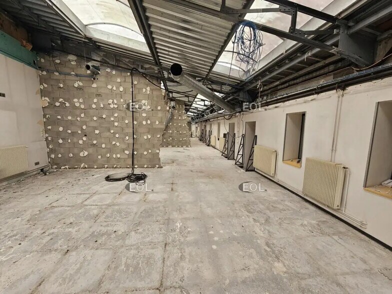 Local d’activités dans Cachan à louer - Photo de l’immeuble – Image 3 sur 9