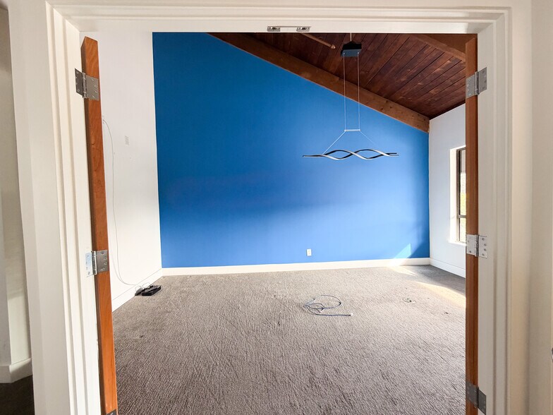 644 N Santa Cruz Ave, Los Gatos, CA à louer - Photo de l’immeuble – Image 2 sur 13