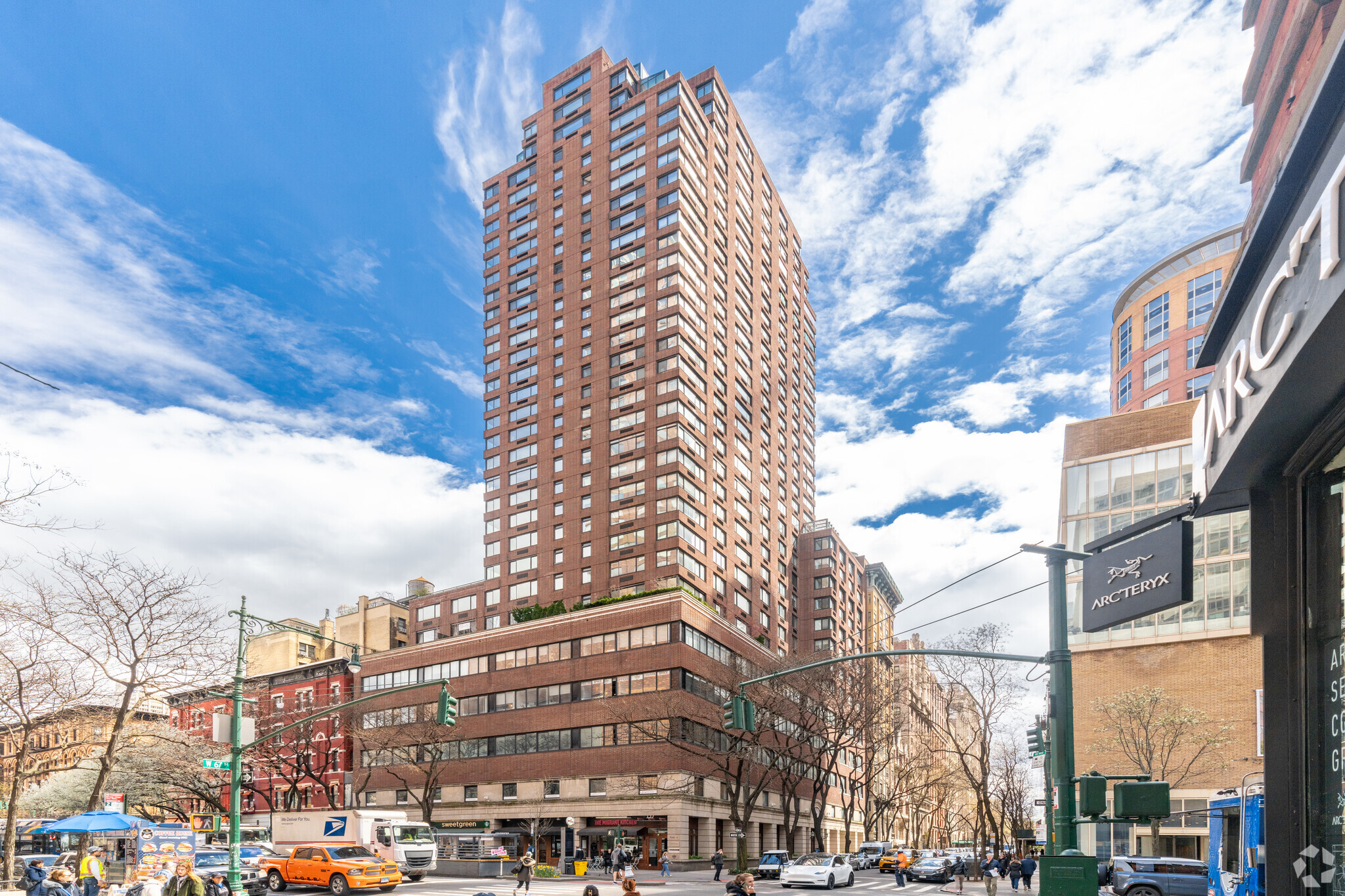 45 W 67th St, New York, NY à louer Photo de l’immeuble– Image 1 sur 21