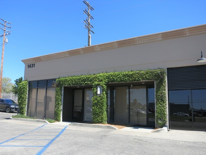 1431 Truman St, San Fernando, CA à louer - Photo de l’immeuble – Image 1 sur 5