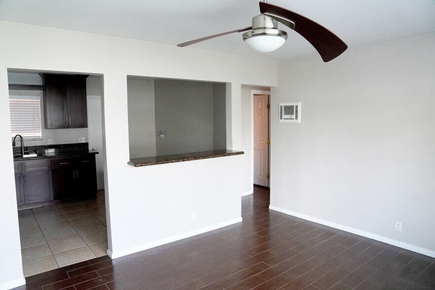 520 Glover Ave, Chula Vista, CA à louer - Photo intérieure – Image 3 sur 34