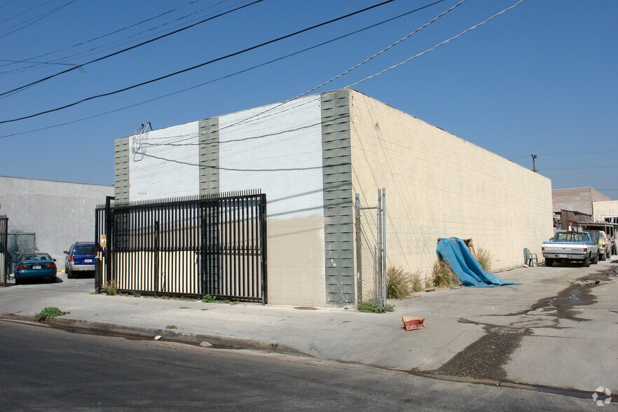 14655 Lull St, Van Nuys, CA à vendre - Photo de l’immeuble – Image 2 sur 5