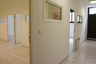 Plus de détails pour 59 Rue Gutenberg, Salon-de-Provence - Bureau à louer