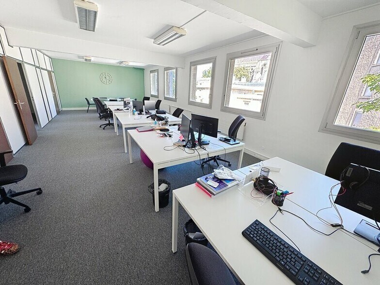Bureau dans Reims à louer - Photo de l’immeuble – Image 1 sur 11