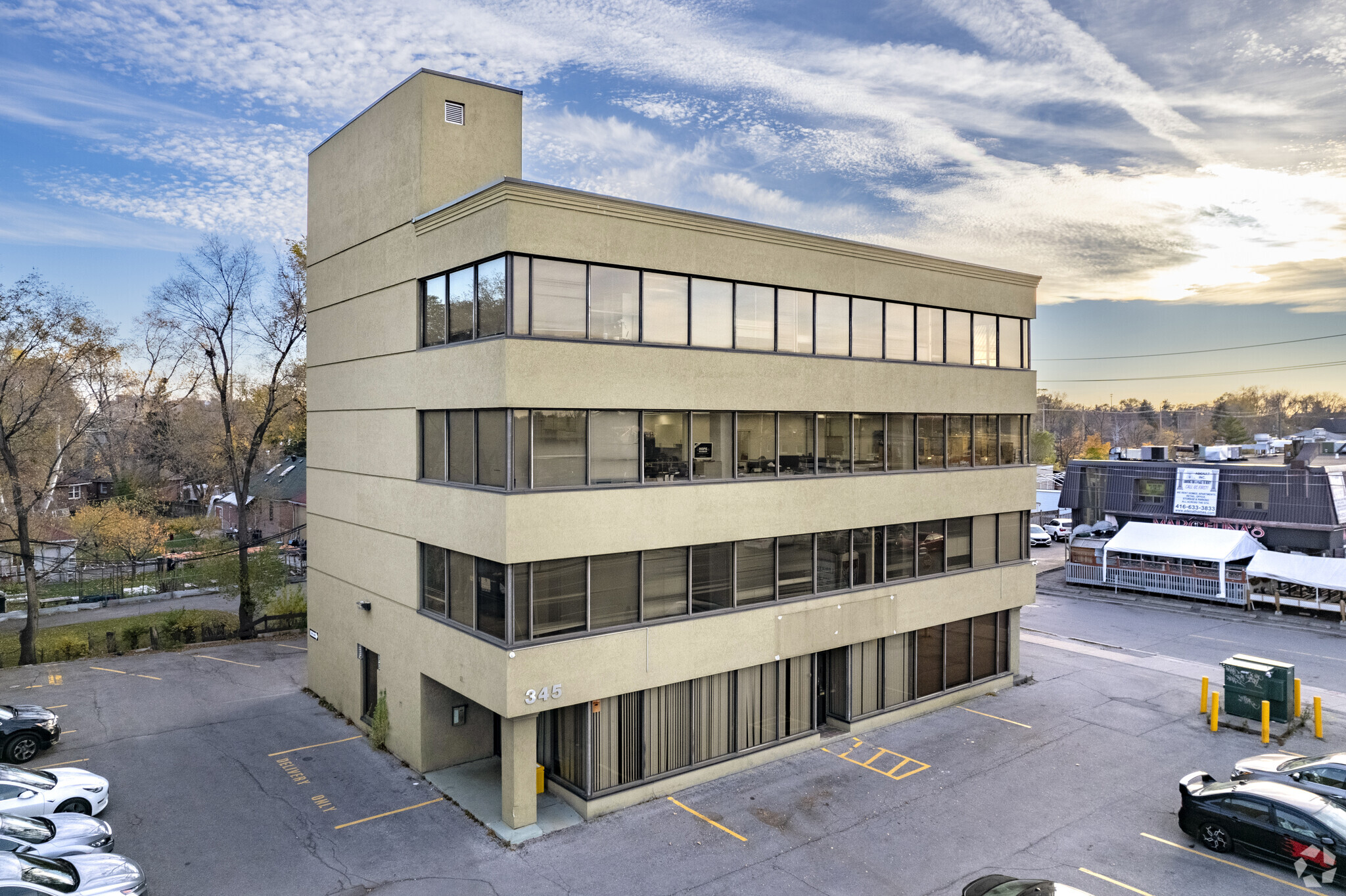 345 Wilson Ave, Toronto, ON à vendre Photo principale– Image 1 sur 36