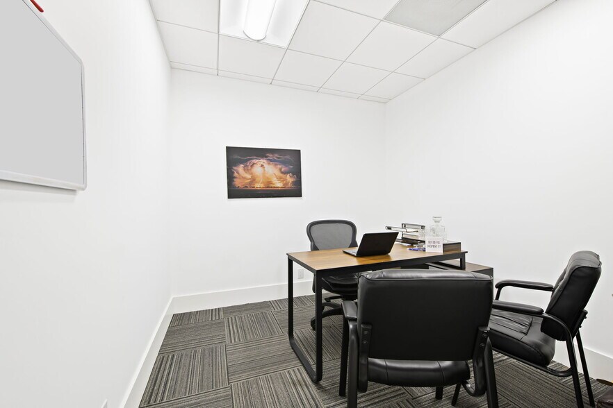 2701-2709 E Oakland Park Blvd, Fort Lauderdale, FL à louer - Photo de l’immeuble – Image 3 sur 13