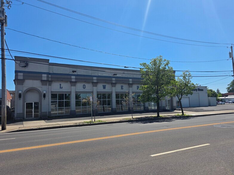 647 W Genesee St, Syracuse, NY à vendre - Photo de l’immeuble – Image 3 sur 35