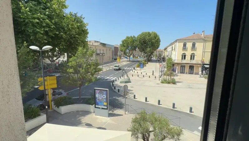 Bureau dans Lunel à louer - Photo de l’immeuble – Image 2 sur 15