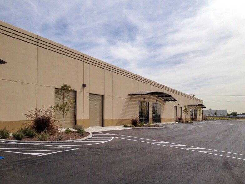 12305 Mercantile Ave, El Paso, TX à louer - Photo de l’immeuble – Image 2 sur 14
