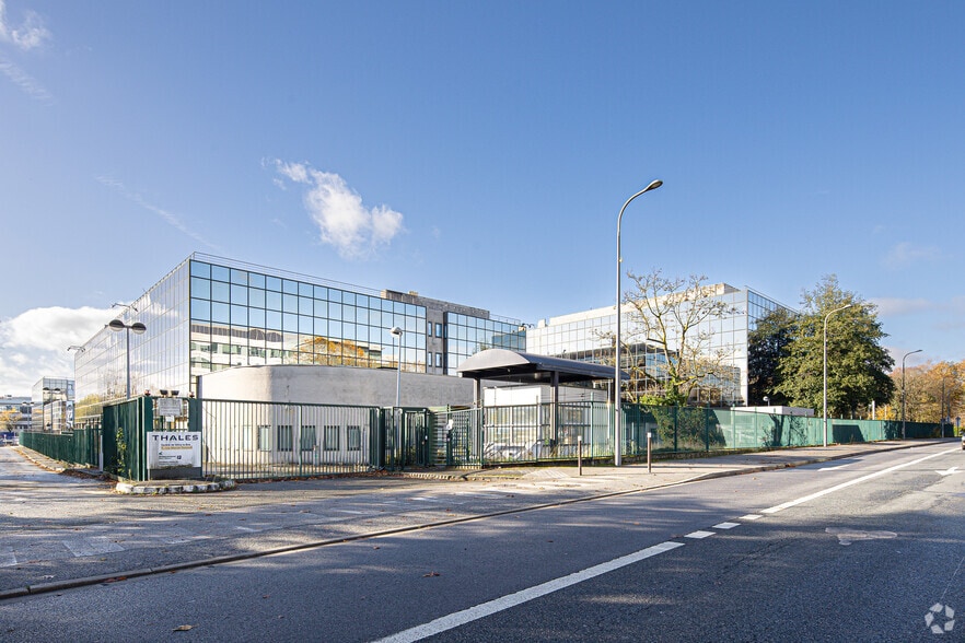 Bureau dans Vélizy-Villacoublay à louer - Photo de l’immeuble – Image 2 sur 2