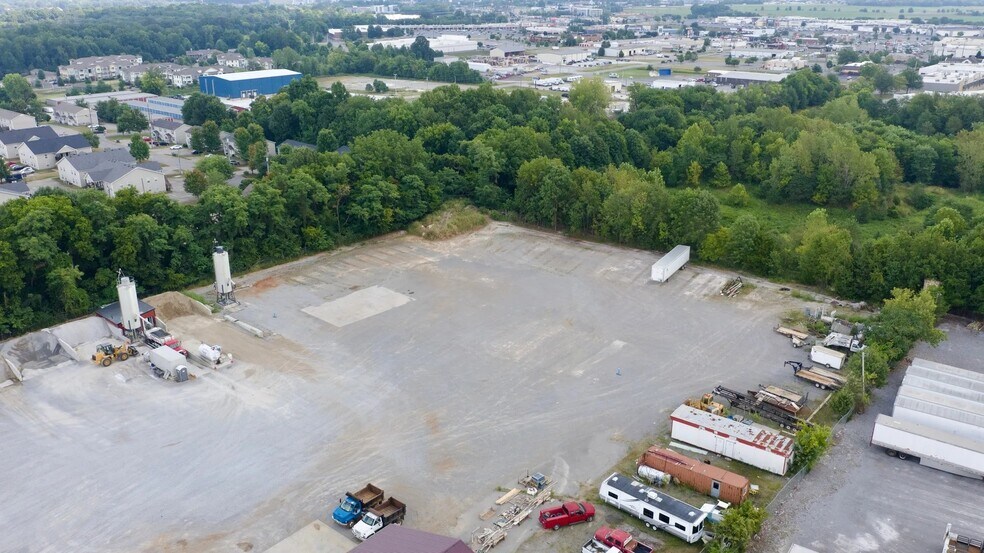 2727 Union Hall Rd, Clarksville, TN à louer - Photo de l’immeuble – Image 1 sur 20