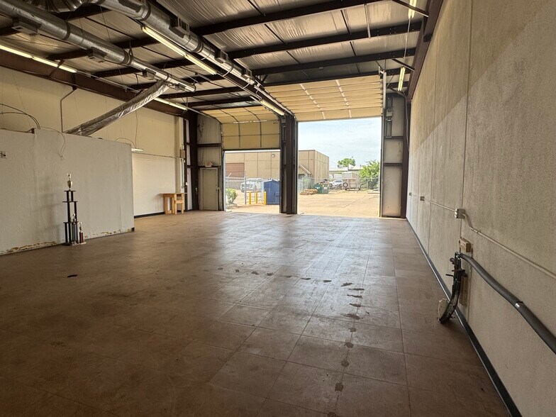 14844 Bristol Park Blvd, Oklahoma City, OK à louer - Photo de l’immeuble – Image 3 sur 6