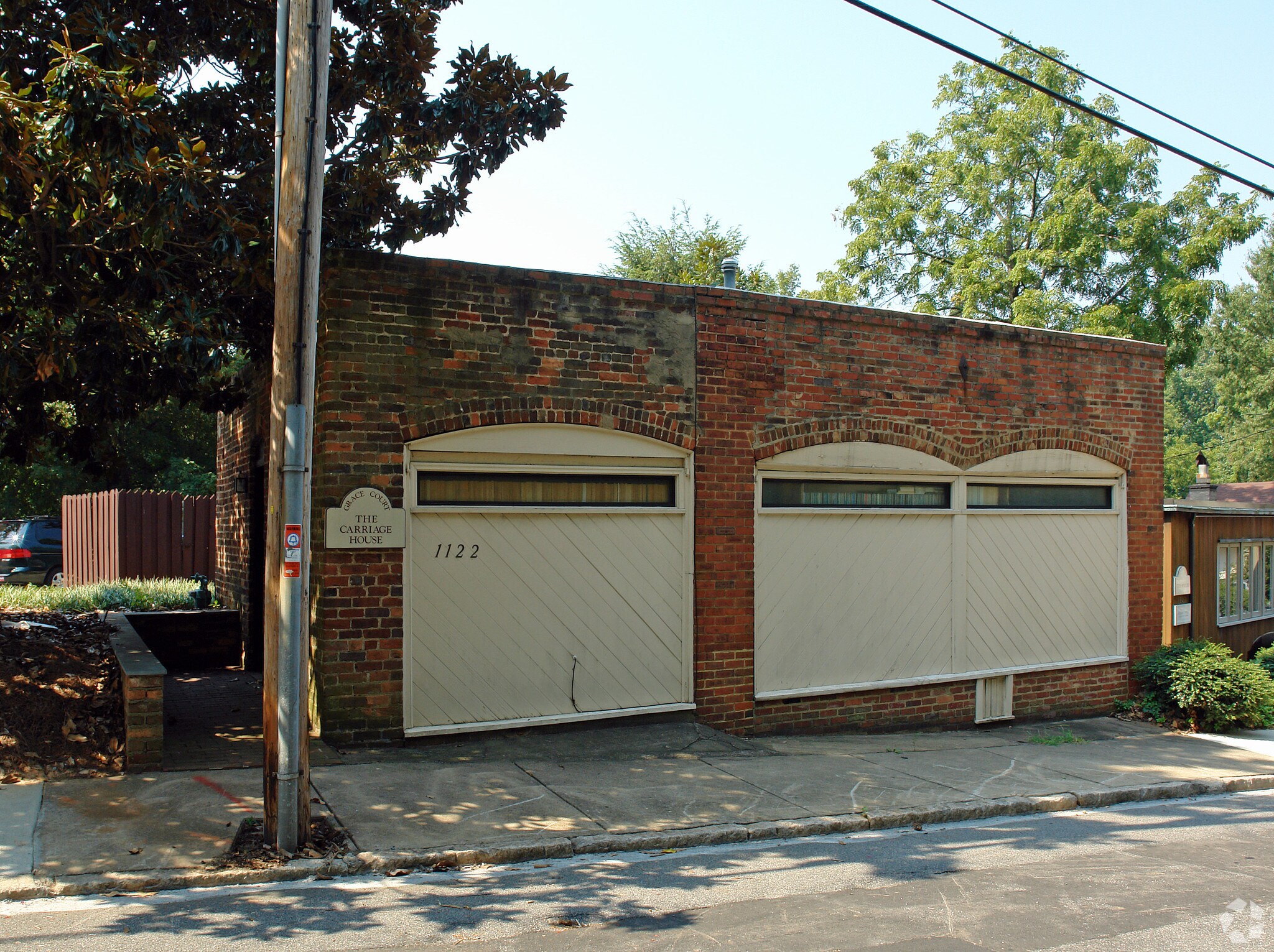 1122 Brookstown Ave, Winston-Salem, NC à louer Photo principale– Image 1 sur 4