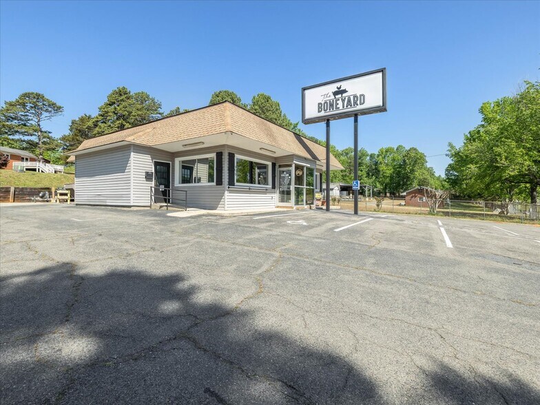 919 N 2nd Ave, Siler City, NC à vendre - Photo de l’immeuble – Image 2 sur 19