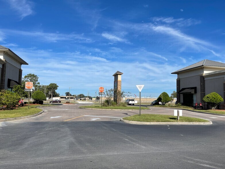 447 SW SR 247, Lake City, FL à louer - Photo de l’immeuble – Image 2 sur 9